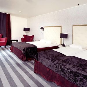 Familien-Zimmer mit Kingsize-Bett